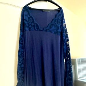 Women’s lace top V neck